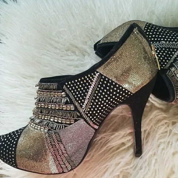 Colin Stuart Shoes - Y2K Colin Stuart "VS"Catolog original collection bedazzled pumps